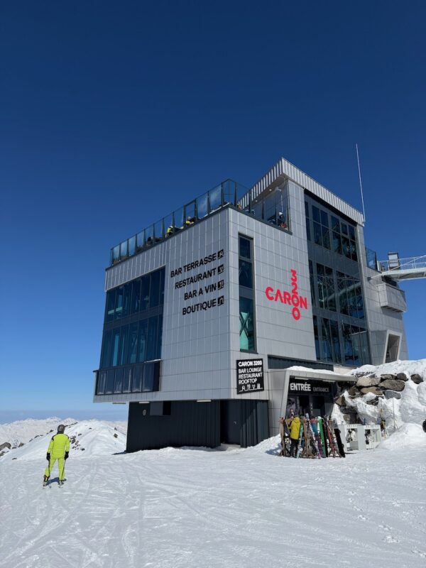 Caron 3200, Val Thorens. Image © PlanetSKI